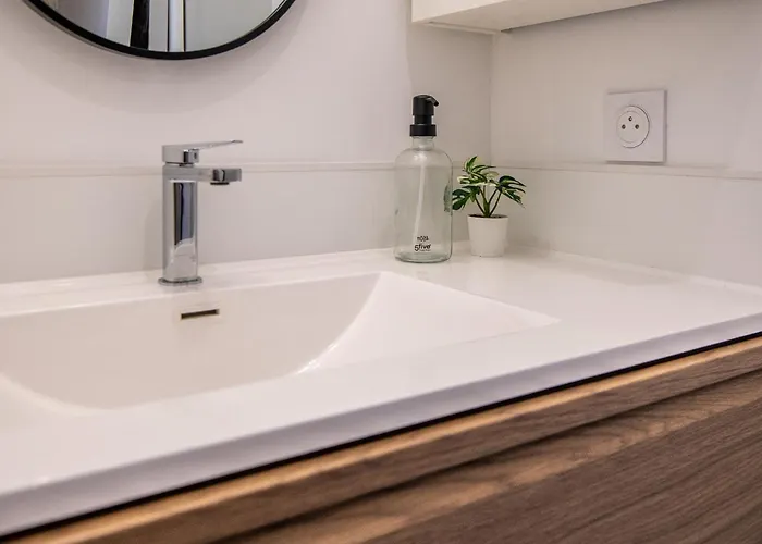 Semesterbostad Le Refuge - Maison Spacieuse Pour Familles Et Professionnels - Proche Puy-du-f Ou Cholet