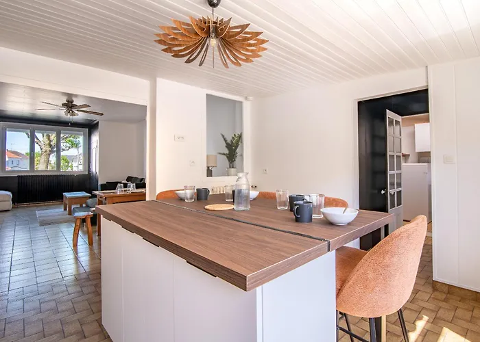 Semesterbostad Le Refuge - Maison Spacieuse Pour Familles Et Professionnels - Proche Puy-du-f Ou